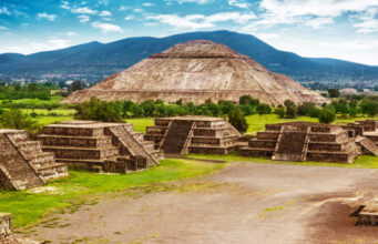 Teotihuacán: Donde la Historia Cuenta su Propia Leyenda