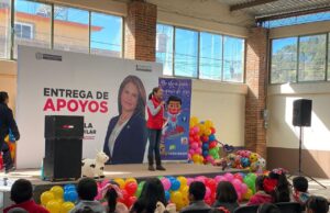 Promueve Karla Aguilar sana diversión entre niñez de Tenango del Valle