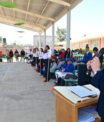 Impulsa Cristina Sánchez civismo entre estudiantes de Axapusco