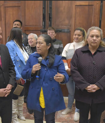 Exponen arte otomí “Mujer de hilo, Mekatl nhie” en el Congreso