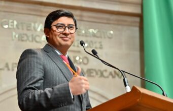 Pide Congreso iluminar edificios públicos el Día Mundial del Lupus