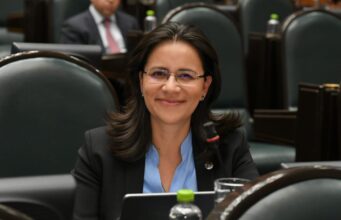 Impulsa bancada del PRI Ley del Primer Salario Profesional
