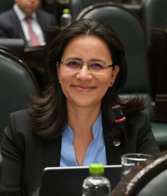 Impulsa bancada del PRI Ley del Primer Salario Profesional