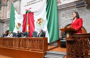 Develan en Muro de Honor del Congreso el nombre de León Guzmán