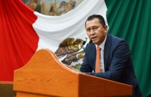 Reconocen en Congreso mexiquense a profesionales de la abogacía